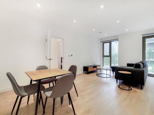 Apartment for rent in Reach, Greater London