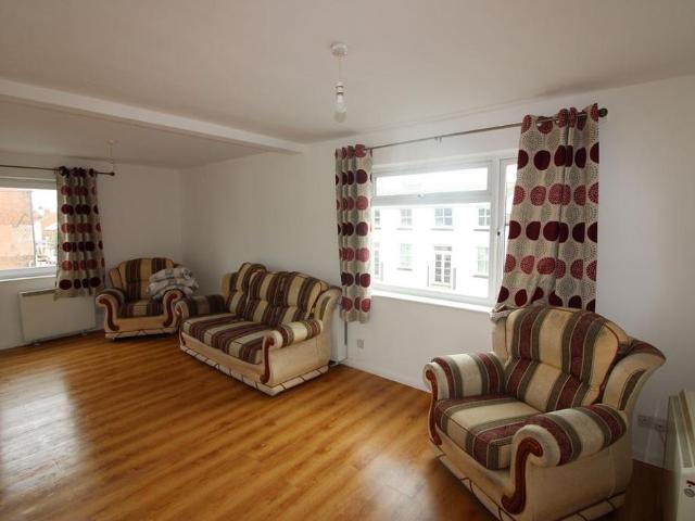 Apartment for rent in Sydenham, Green Close