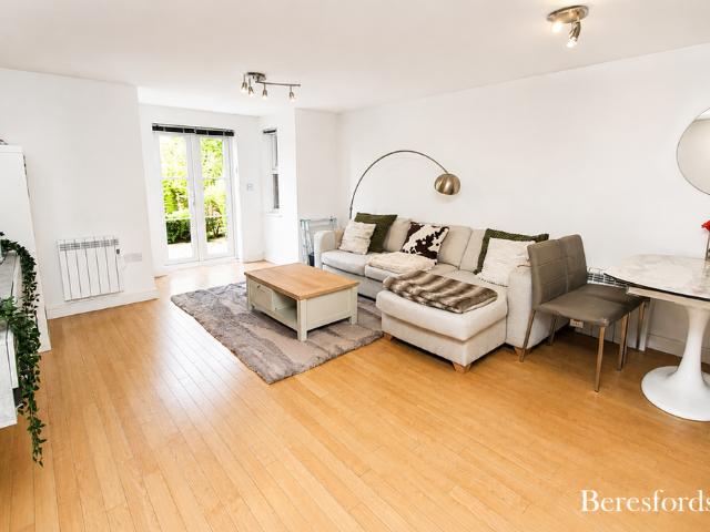 Apartment for rent in Gidea Park, Greater London