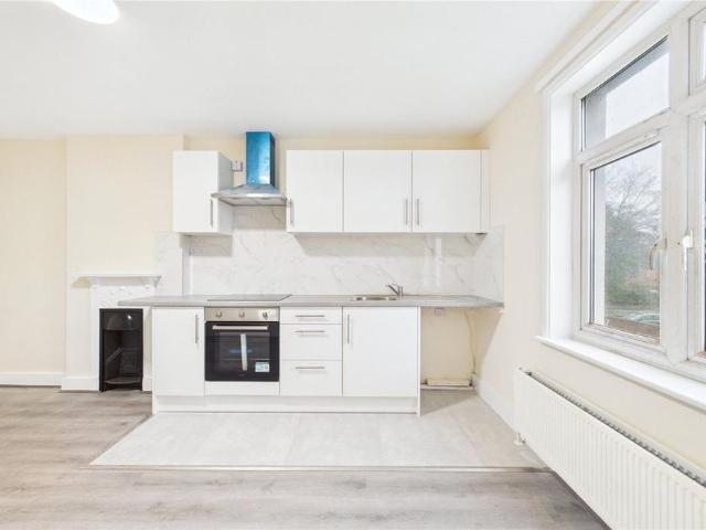 Apartment for rent in Wash Common, Enborne