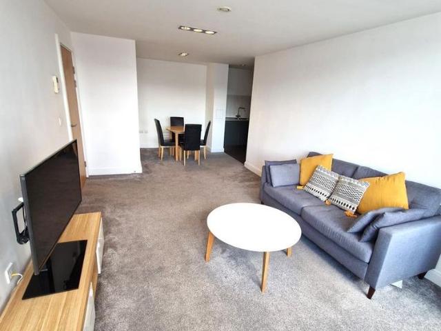 Apartment for rent in Waterfront, Calderstones