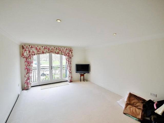 Apartment for rent in Navestock Side, Essex