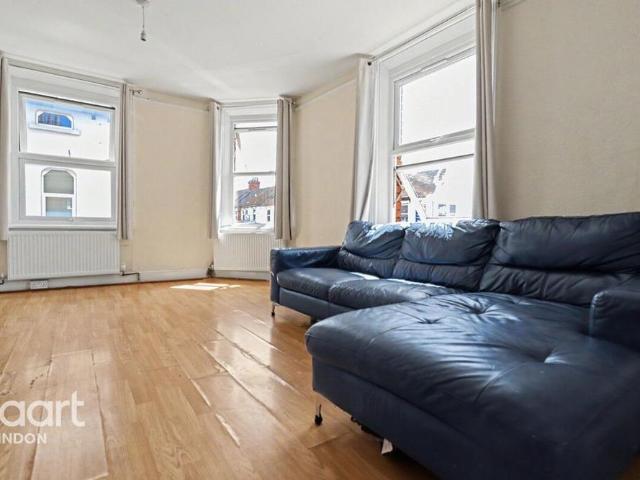 Apartment for rent in Rodbourne, Swindon
