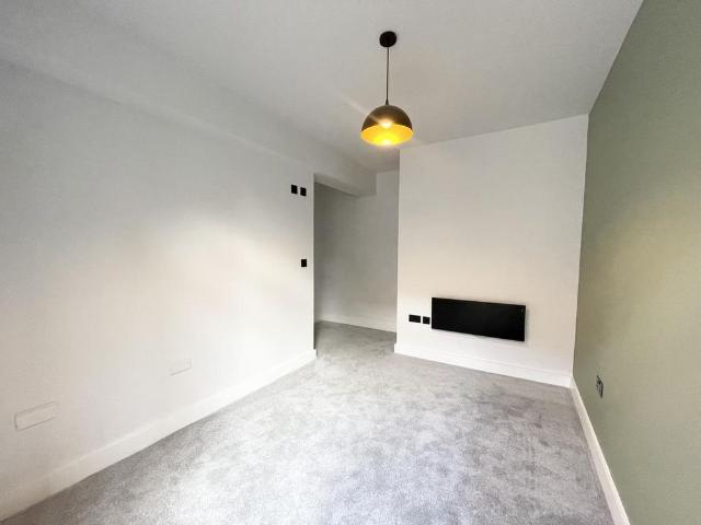 Apartment for rent in The Haulgh, Lee Bank