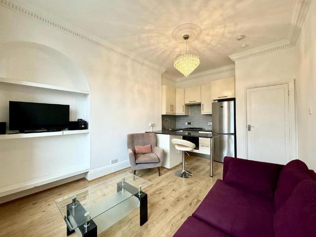 Apartment for rent in Kensington, Greater London