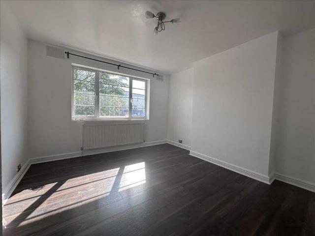 Apartment for rent in Wealdstone, Greater London
