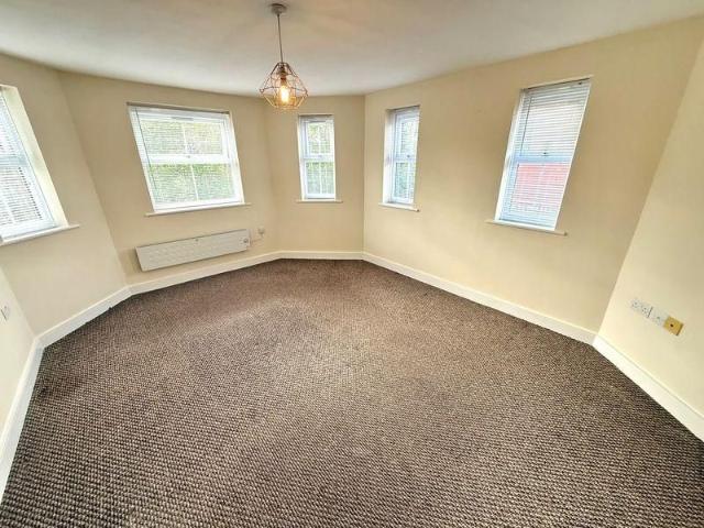 Apartment for rent in Wolverham, Ellesmere Port