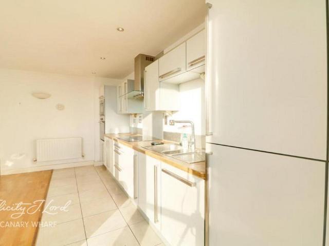 Flat for rent in Blackwall, Greater London