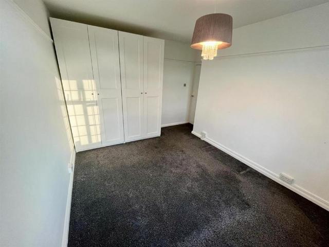 Apartment for rent in Denham, Denham Green