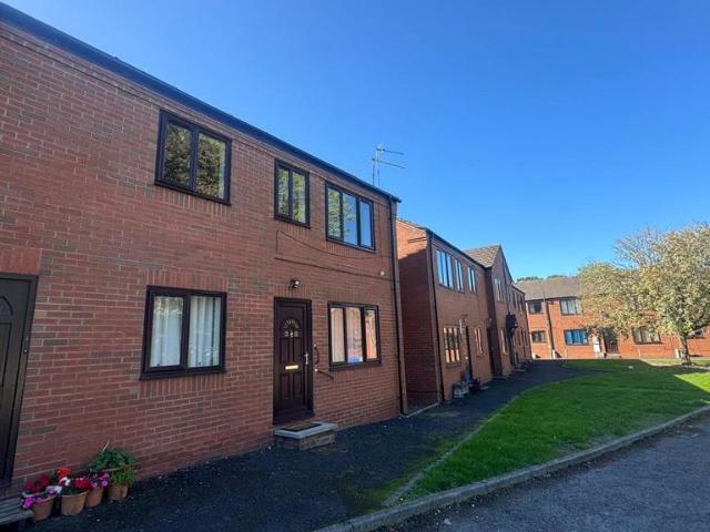 Flat for rent in Hills Lane, Madeley