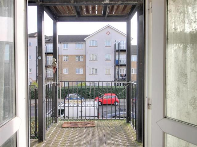 Flat for rent in Ponders End, Greater London