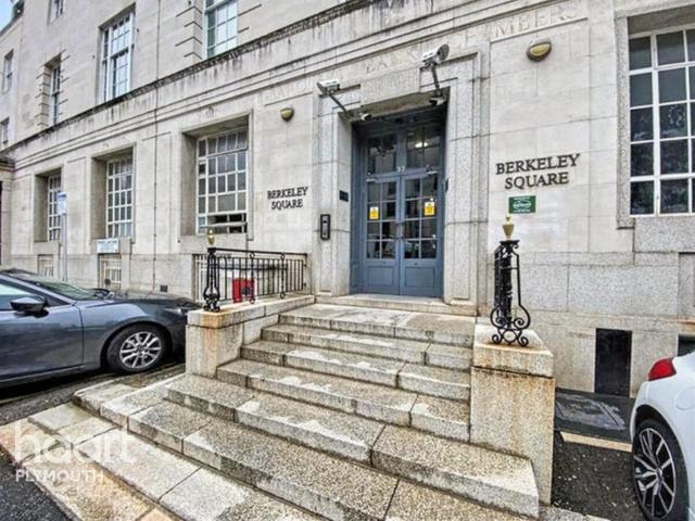 Flat for rent in Barbican, Mount Wise