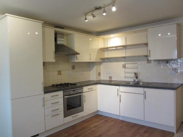 Flat for rent in Row Town, Surrey