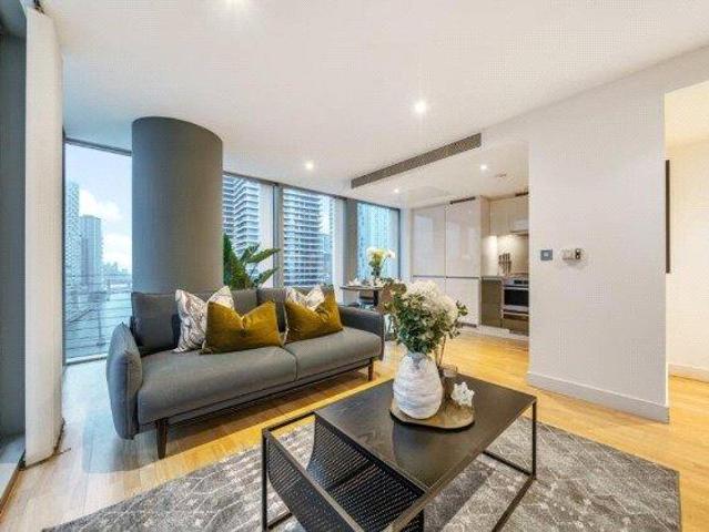 Flat for rent in Canary Wharf, Greater London