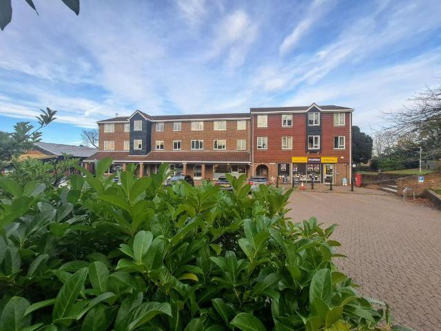Flat for rent in Leybourne Chase, Tonbridge and Malling