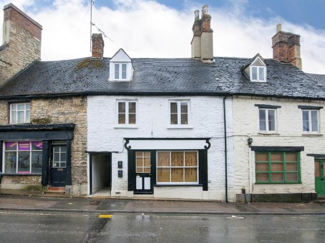 Flat for rent in Black Bourton, Oxfordshire