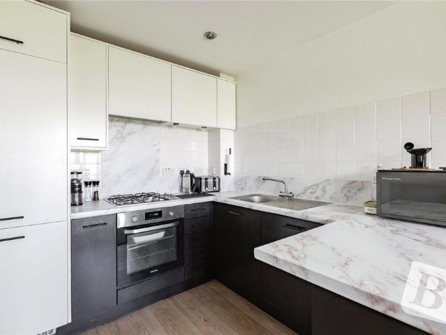 Apartment for rent in Worcester Park Estate, Monks Orchard
