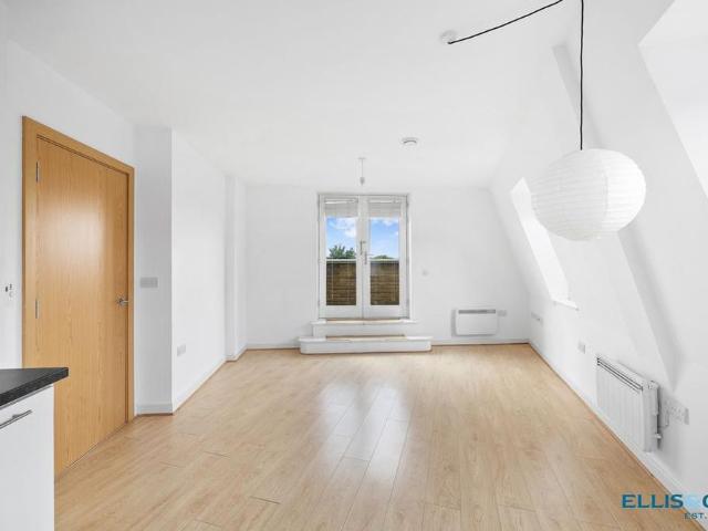 Apartment for rent in Upper Clapton, Greater London
