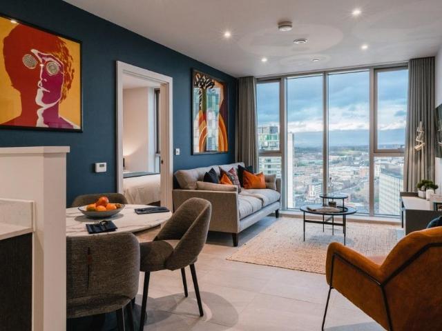 Flat for rent in Calderstones
