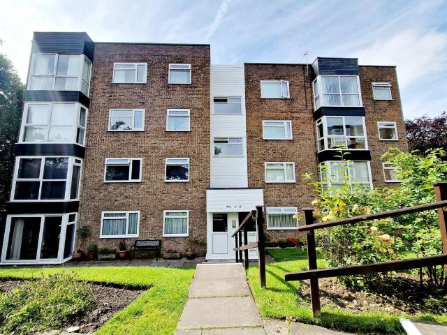 Flat for rent in Heaton Park, Bury