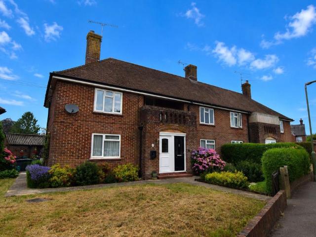 Flat for rent in Chawton, Bolton Low Houses