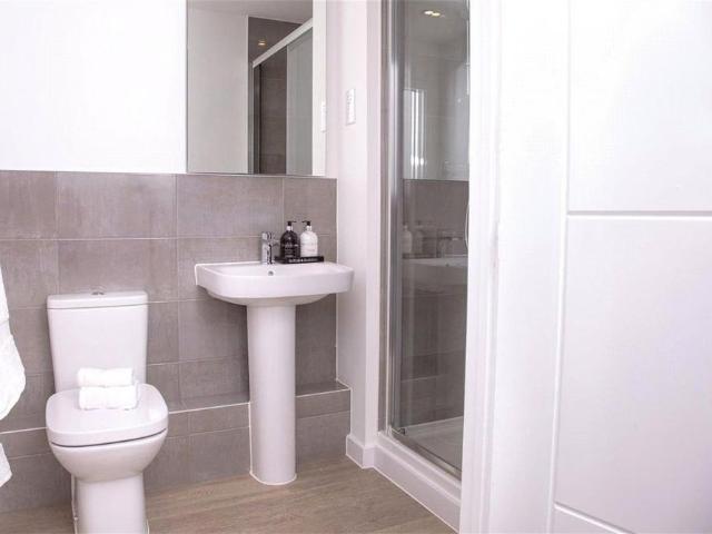 Apartment for rent in Fole, Surrey
