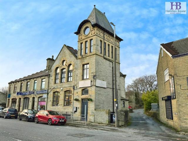 Flat for rent in Shelf, West Yorkshire