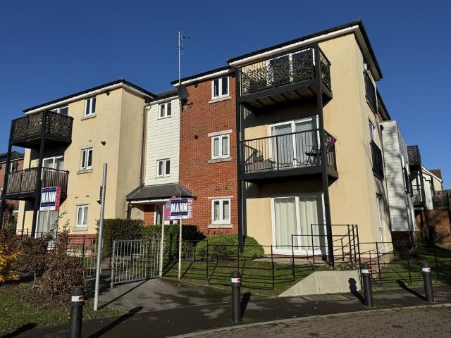 Flat for rent in Sarisbury, Fareham