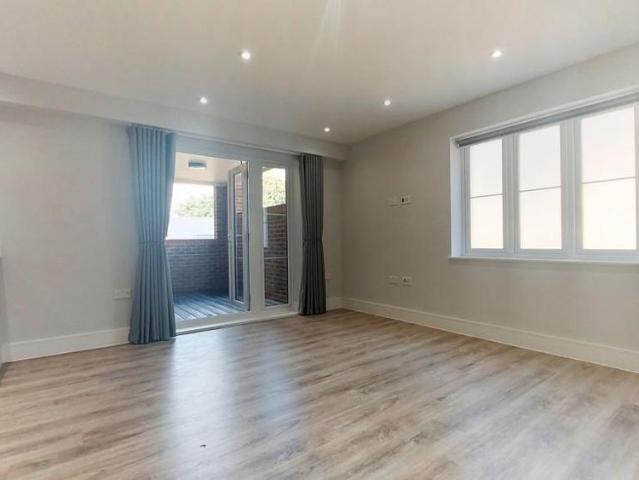 Apartment for rent in London Borough of Croydon, Purley