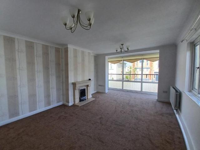 Apartment for rent in Roundham, Paignton