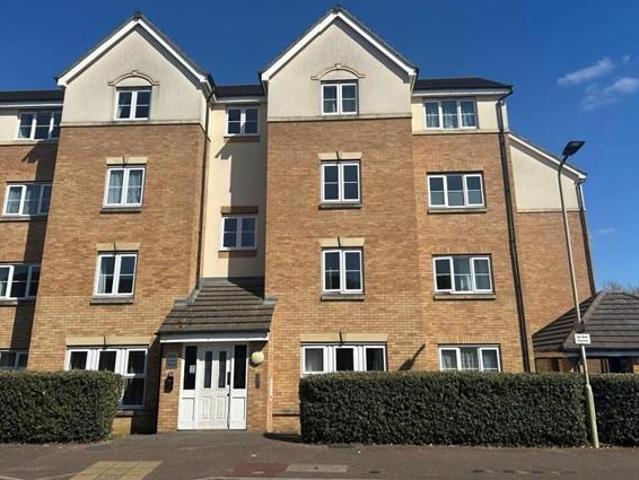 Flat for rent in Queens Park, Bedford