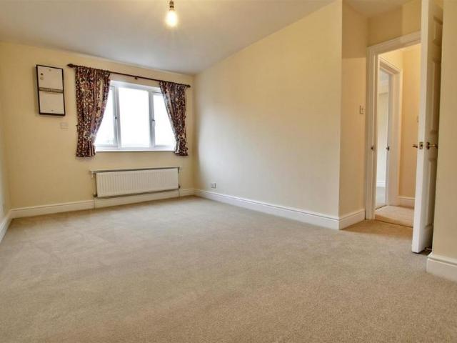 Apartment for rent in Widmore, Greater London