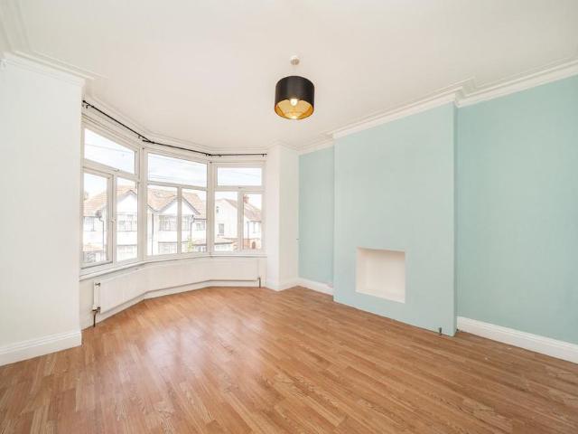 Apartment for rent in Wealdstone, Greater London