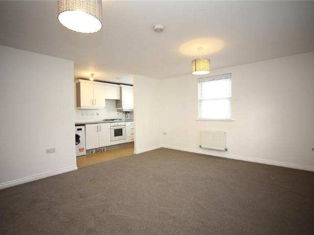 Apartment for rent in Oakley, Golden Valley