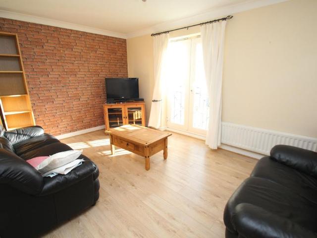 Apartment for rent in Chapeltown, West Yorkshire