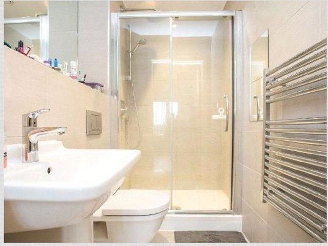 Apartment for rent in Alpine Place, Greater London