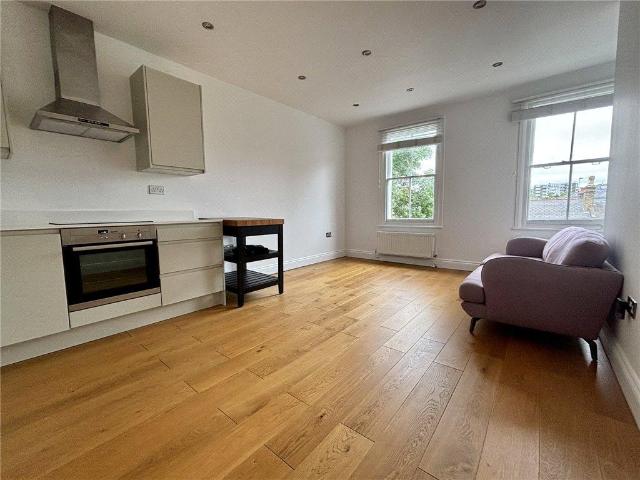 Flat for rent in Shepherd's Bush, Greater London