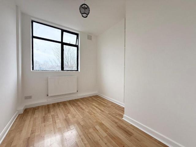 Apartment for rent in London Borough of Lewisham, Bell Green