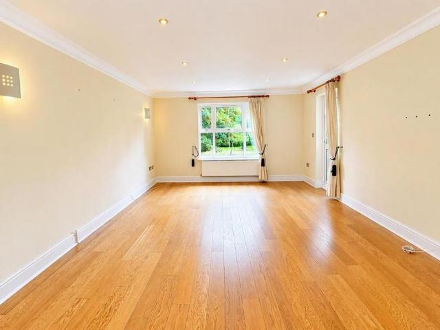 Apartment for rent in Sunningdale, Windsor and Maidenhead