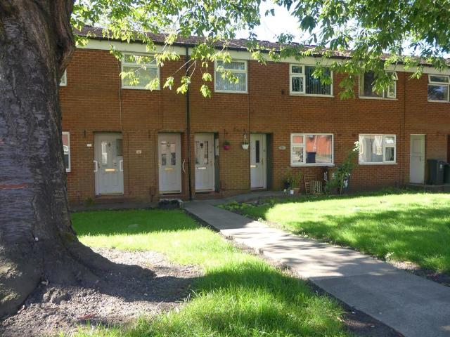 Flat for rent in Cowhill, Oldham