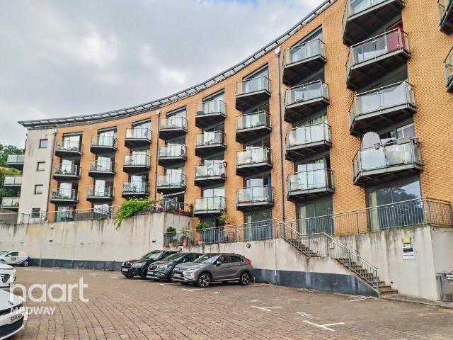 Flat for rent in Chatham