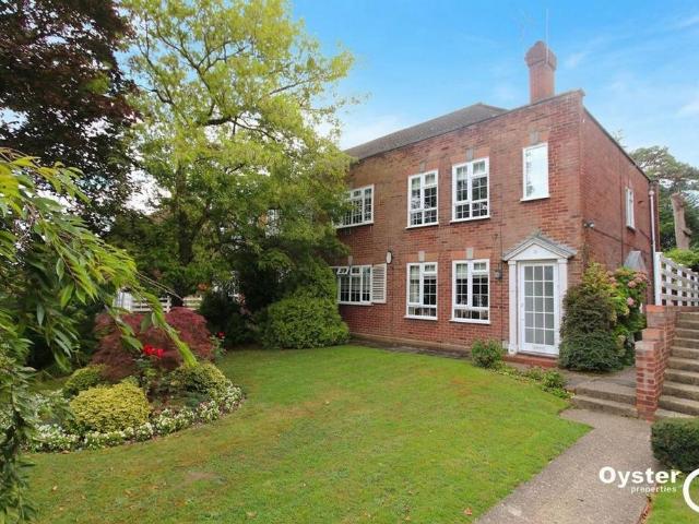 Flat for rent in Bushey Heath, Hertsmere