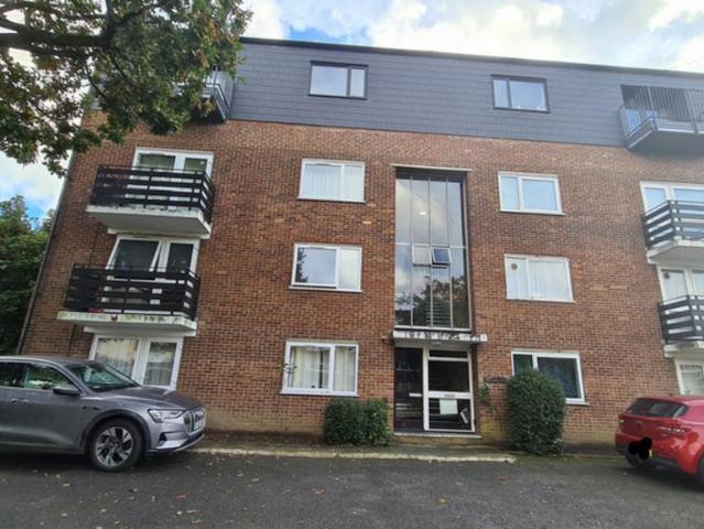 Flat for rent in Hayes, Greater London