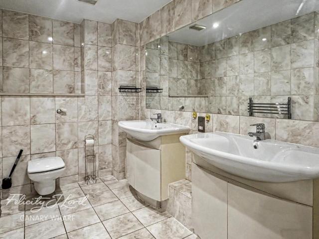 Flat for rent in Canary Wharf, Greater London