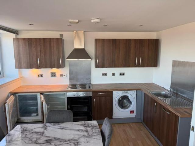 Flat for rent in Calderstones