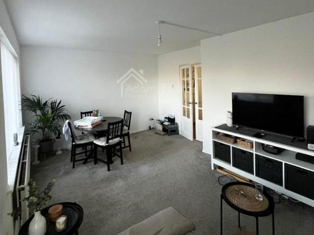 Apartment for rent in Thornhill Lees, Dewsbury