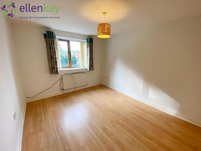 Apartment for rent in Lady House, Burnedge