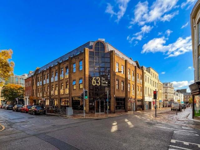 Flat for rent in St Helier, Greater London