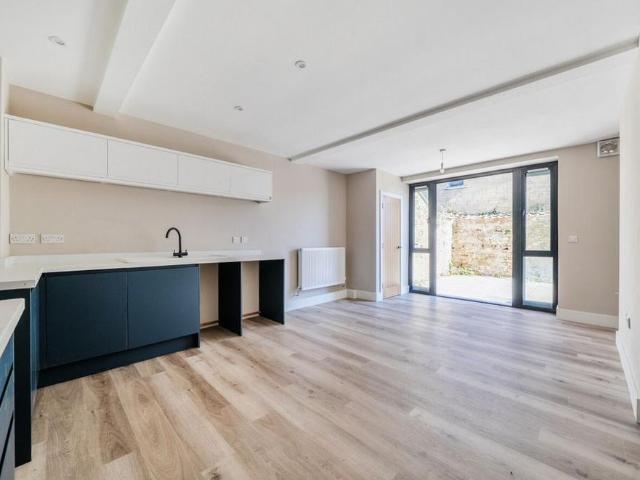 Apartment for rent in Yeovil, Somerset