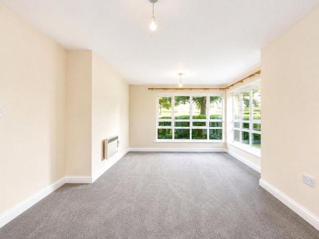 Apartment for rent in Woking, Surrey